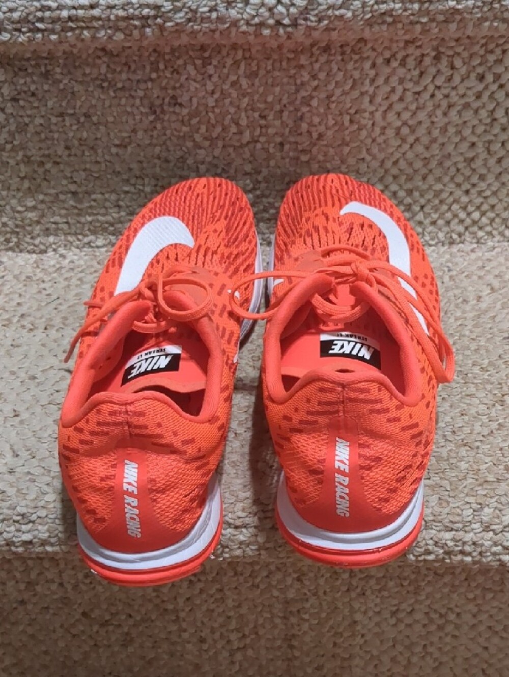 Nike Air Zoom Streak LT 4 running shoes in the vibrant "Laser Crimson" colorway - Picture 3 of 6
